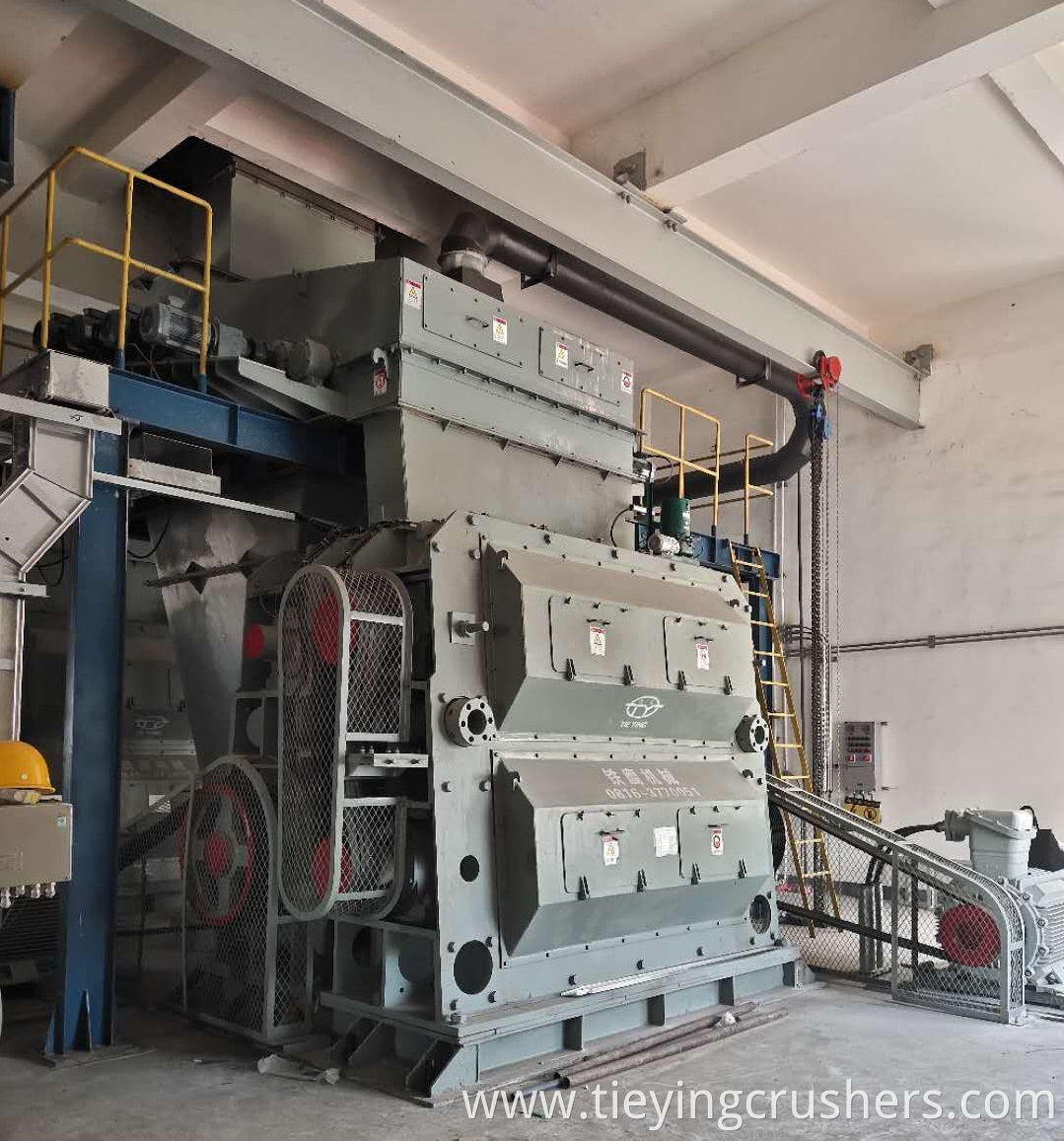 Foor-Toothed Roller Crusher